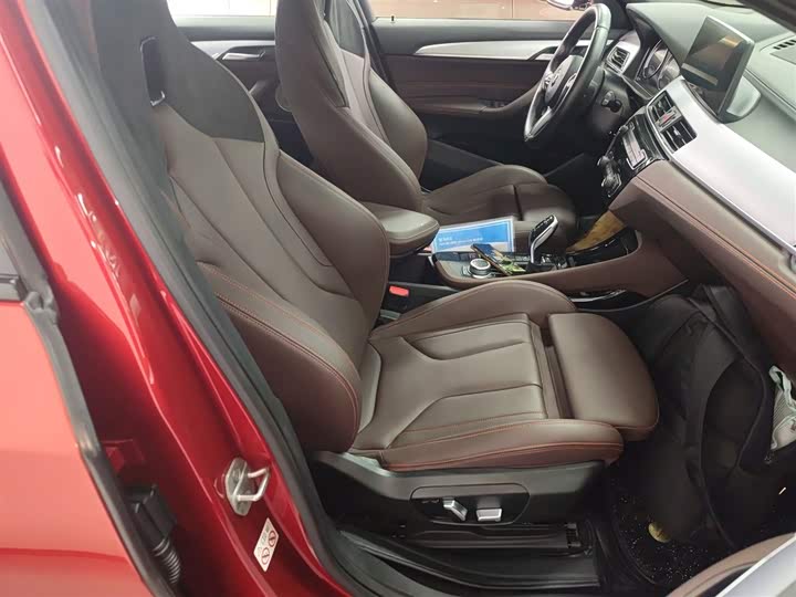 Фото 25 - BMW X2