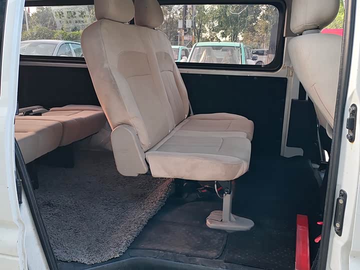 Фото 10 - Dongfeng Forthing Lingzhi M5