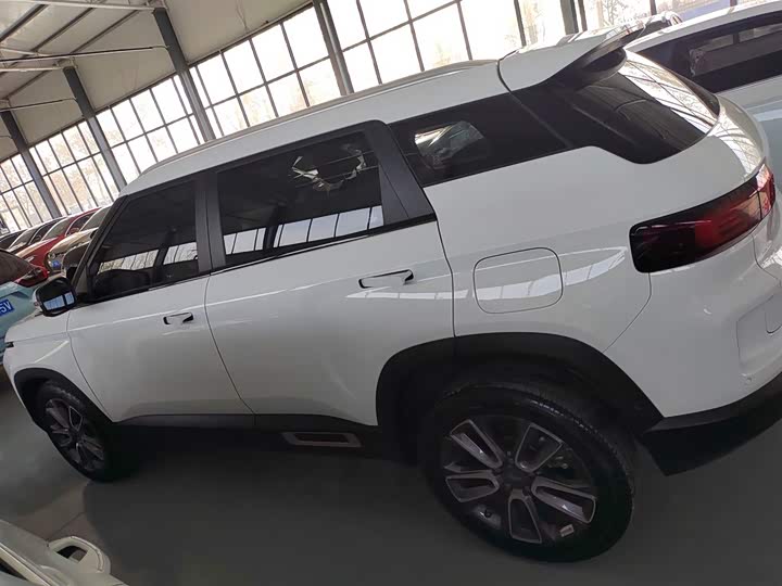 Фото 5 - Geely Icon