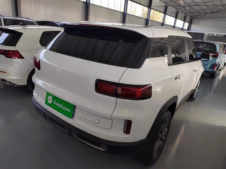 Фото 7 - Geely Icon