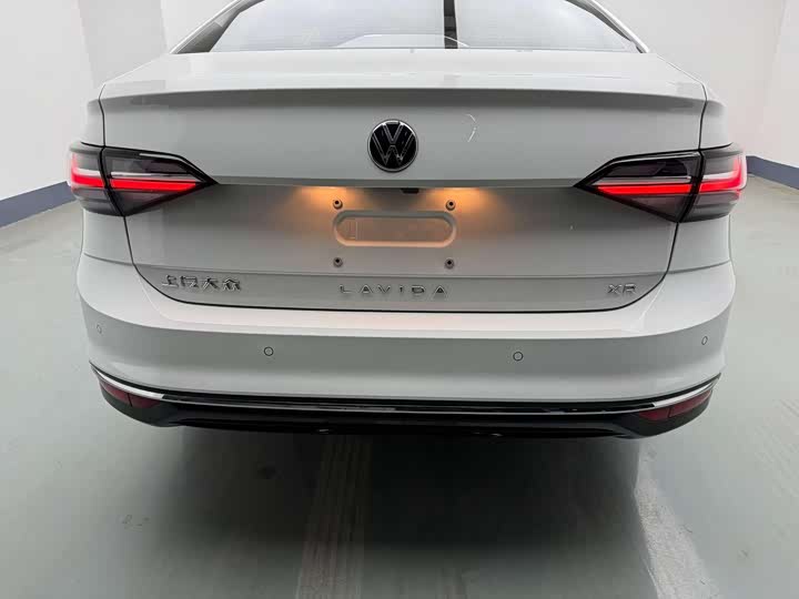 Фото 12 - Volkswagen Lavida