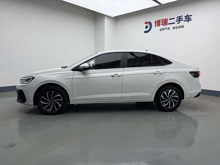 Фото 2 - Volkswagen Lavida