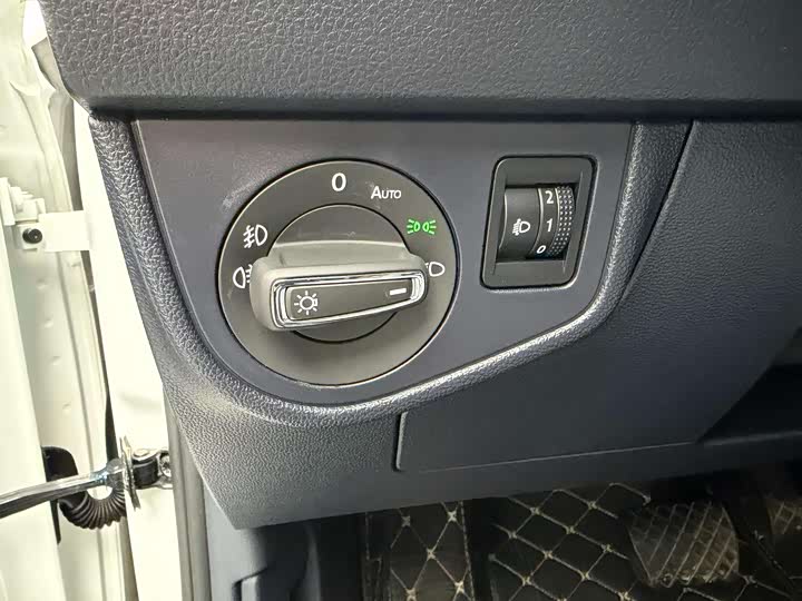 Фото 23 - Volkswagen Lavida