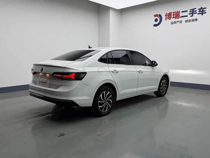 Фото 5 - Volkswagen Lavida