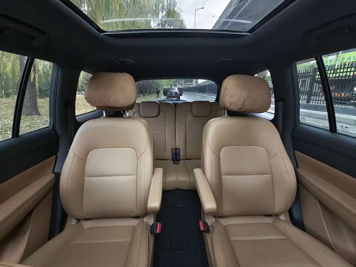 Фото 10 - LiXiang One