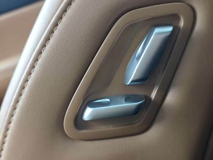 Фото 8 - LiXiang One