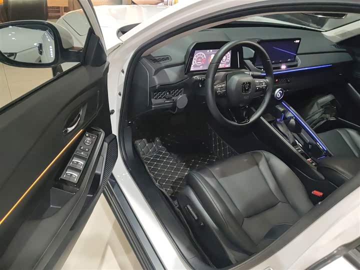 Фото 15 - Honda Accord