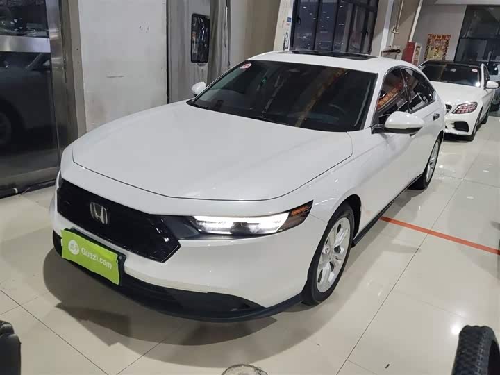 Фото 2 - Honda Accord