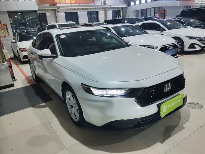 Фото 4 - Honda Accord