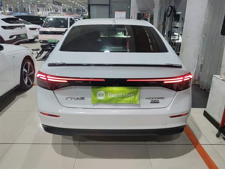 Фото 6 - Honda Accord