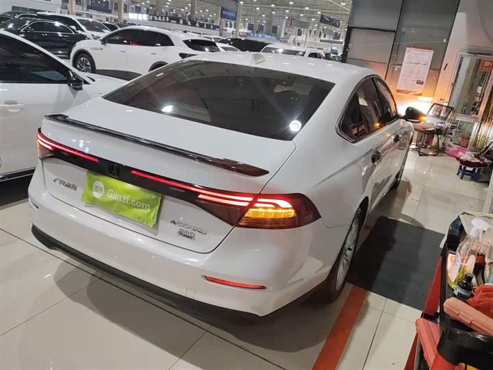 Фото 7 - Honda Accord