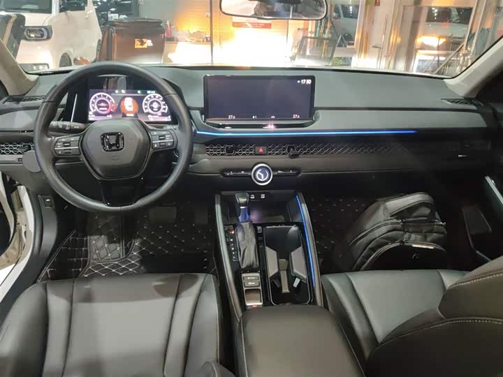 Фото 9 - Honda Accord