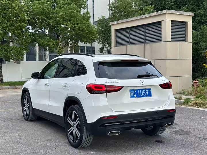 Фото 15 - Mercedes-Benz GLA-Class