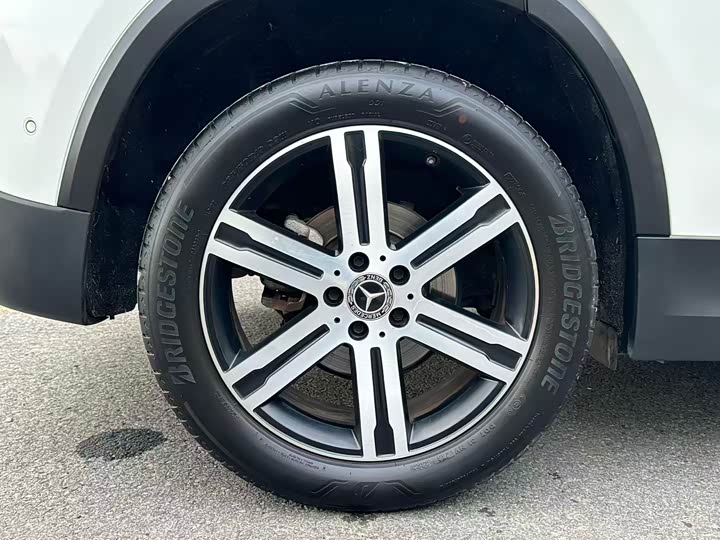 Фото 17 - Mercedes-Benz GLA-Class