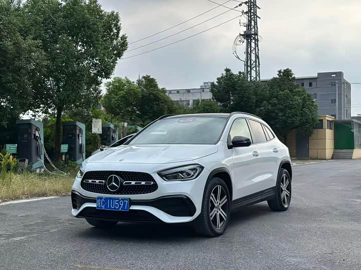 Фото 2 - Mercedes-Benz GLA-Class