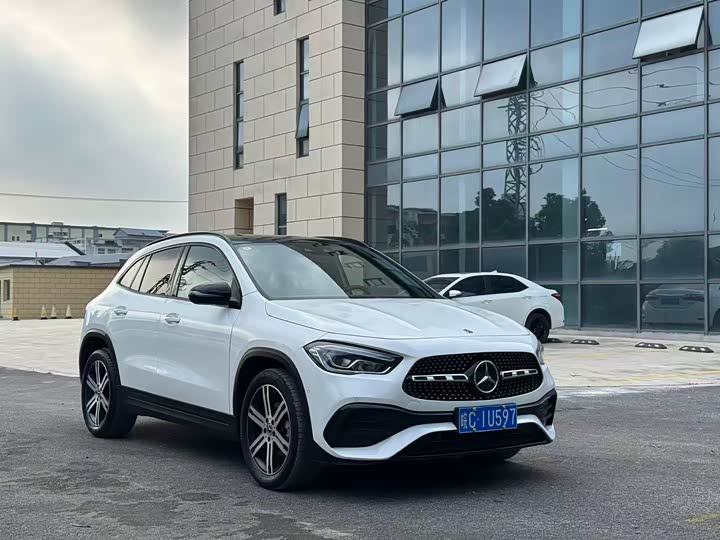 Фото 3 - Mercedes-Benz GLA-Class