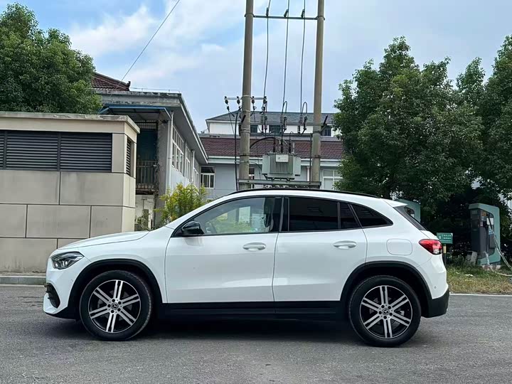 Фото 4 - Mercedes-Benz GLA-Class