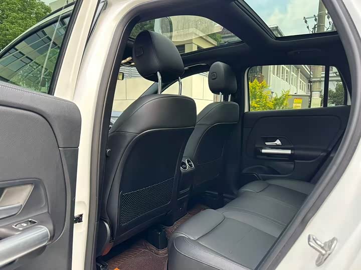 Фото 6 - Mercedes-Benz GLA-Class