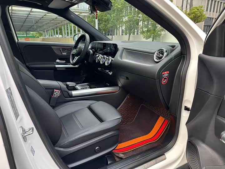 Фото 8 - Mercedes-Benz GLA-Class