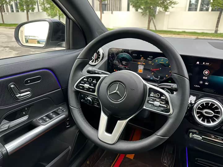 Фото 9 - Mercedes-Benz GLA-Class