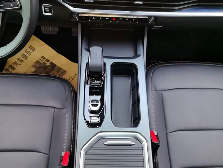 Фото 16 - Geely Okavango L