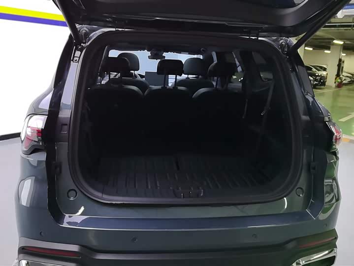 Фото 4 - Geely Okavango L