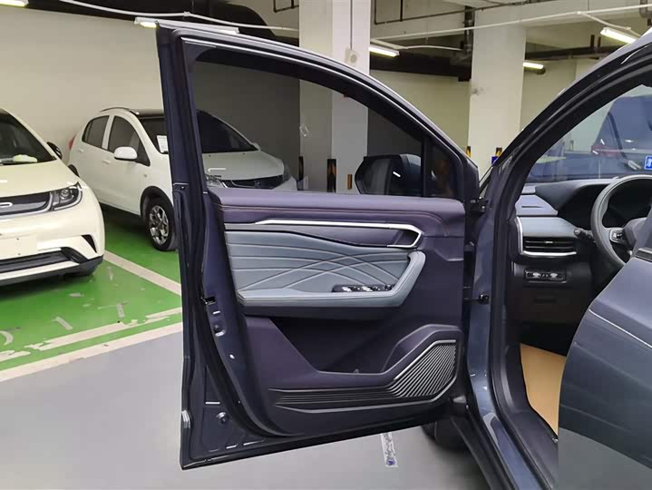 Фото 7 - Geely Okavango L