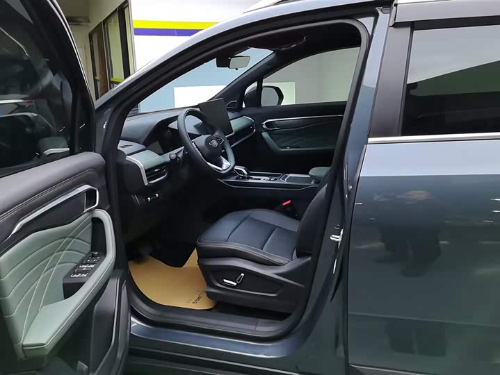 Фото 9 - Geely Okavango L