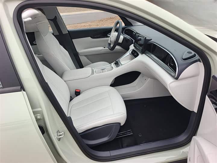 Фото 12 - Geely Galaxy Geome