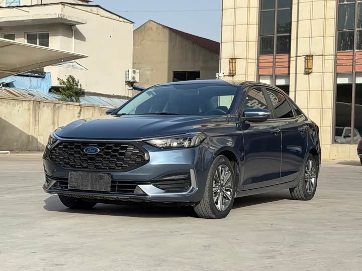 Фото 1 - Ford Escort