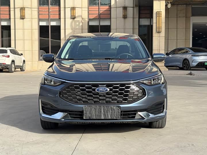 Фото 2 - Ford Escort