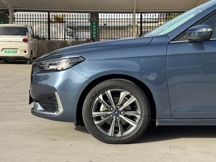 Фото 3 - Ford Escort