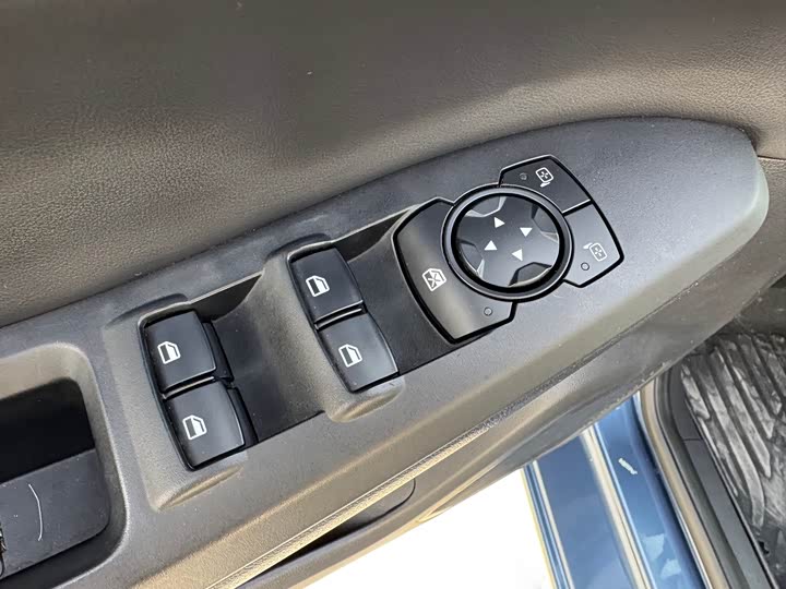 Фото 6 - Ford Escort