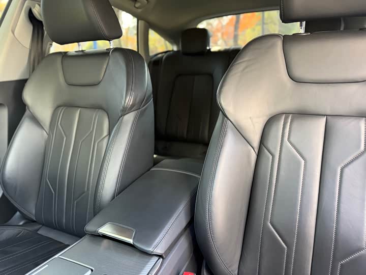 Фото 8 - Audi A7