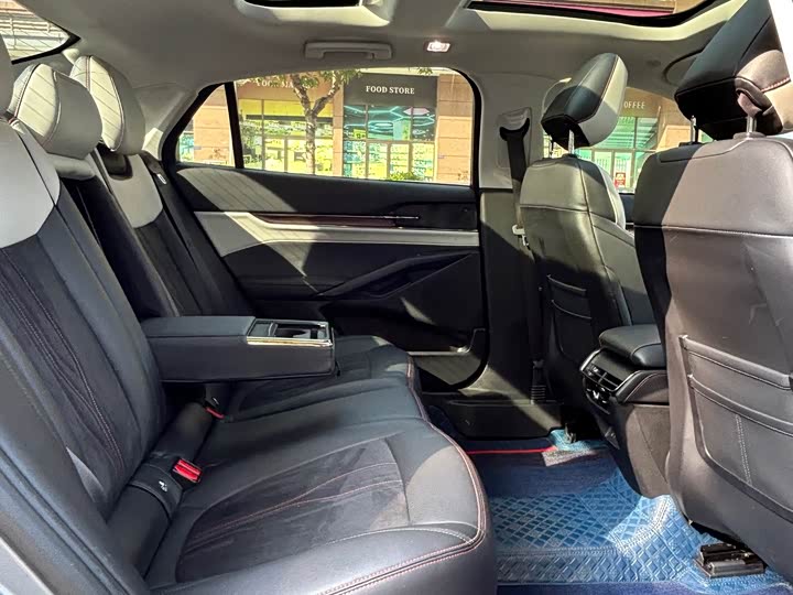 Фото 19 - Ford Mondeo