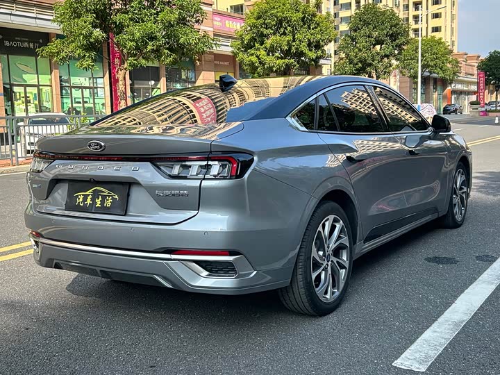 Фото 4 - Ford Mondeo