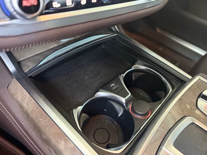 Фото 10 - BMW 7 Series