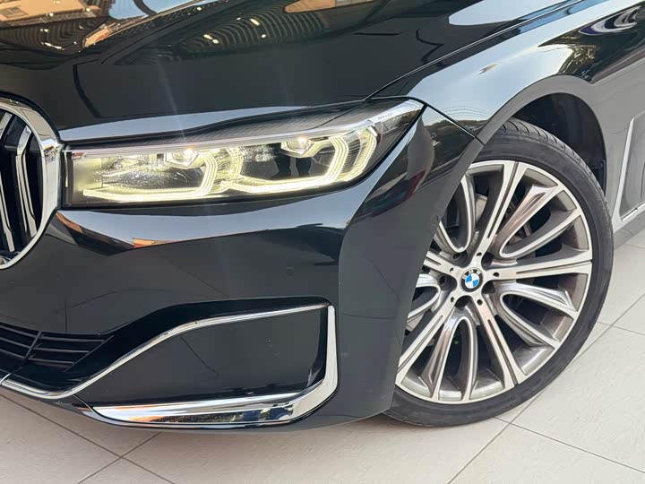 Фото 11 - BMW 7 Series