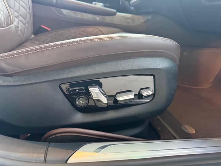 Фото 24 - BMW 7 Series