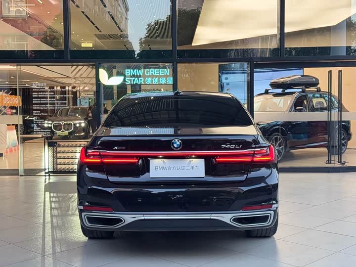 Фото 3 - BMW 7 Series