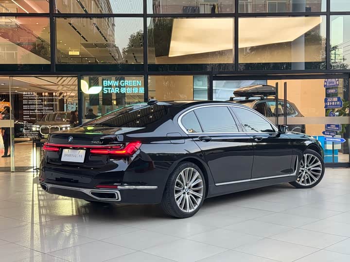 Фото 4 - BMW 7 Series