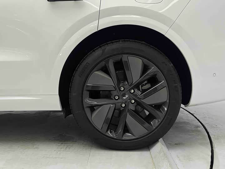 Фото 6 - LiXiang L6