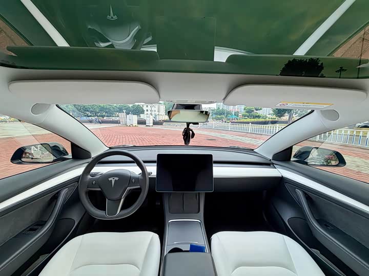 Фото 16 - Tesla Model 3