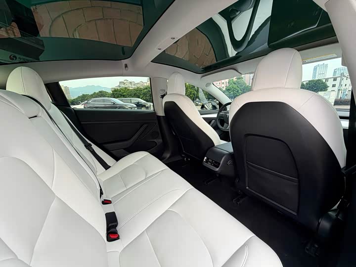 Фото 17 - Tesla Model 3