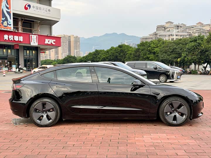 Фото 7 - Tesla Model 3