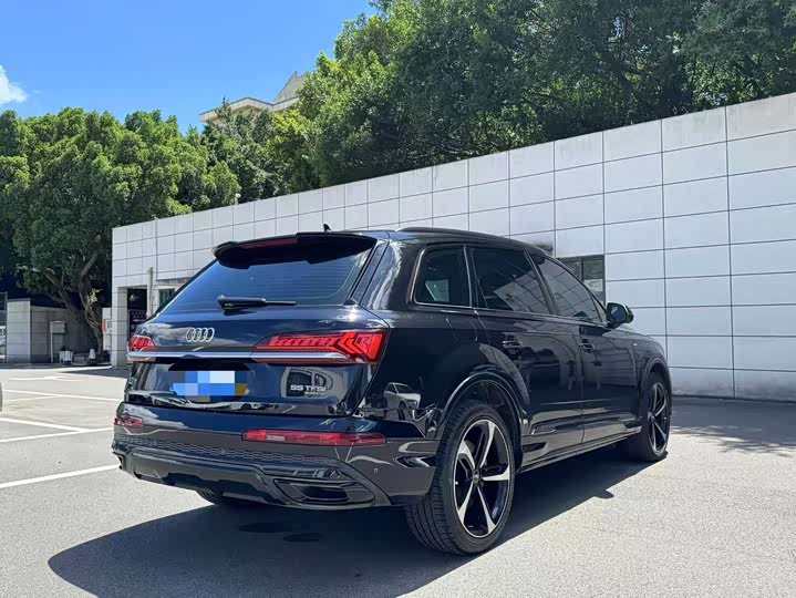 Фото 3 - Audi Q7
