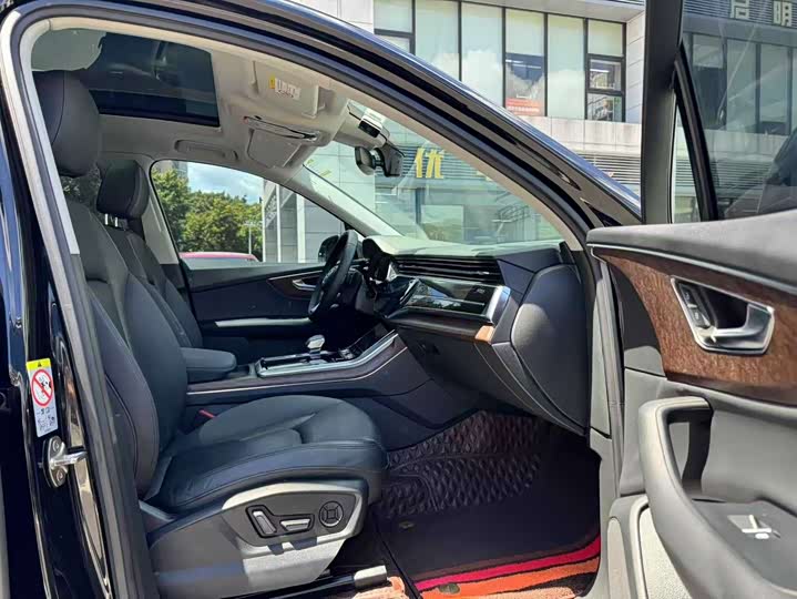 Фото 6 - Audi Q7