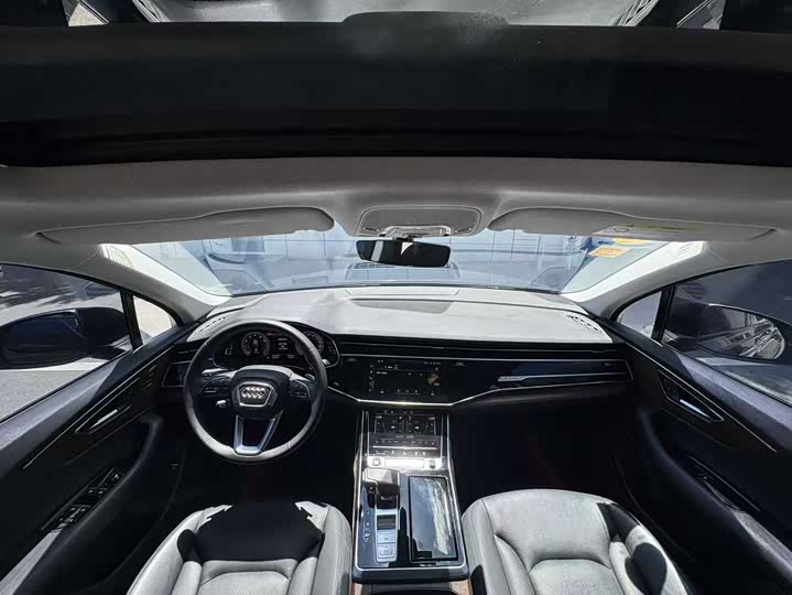 Фото 9 - Audi Q7