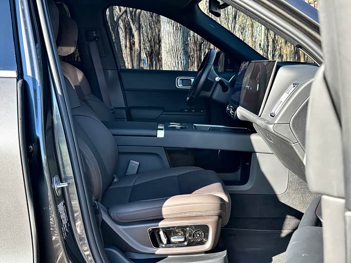 Фото 8 - LiXiang L9