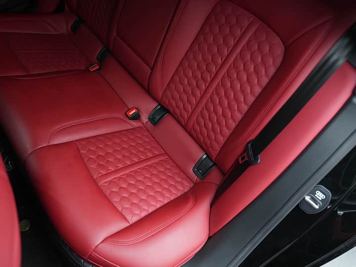 Фото 17 - Audi A7